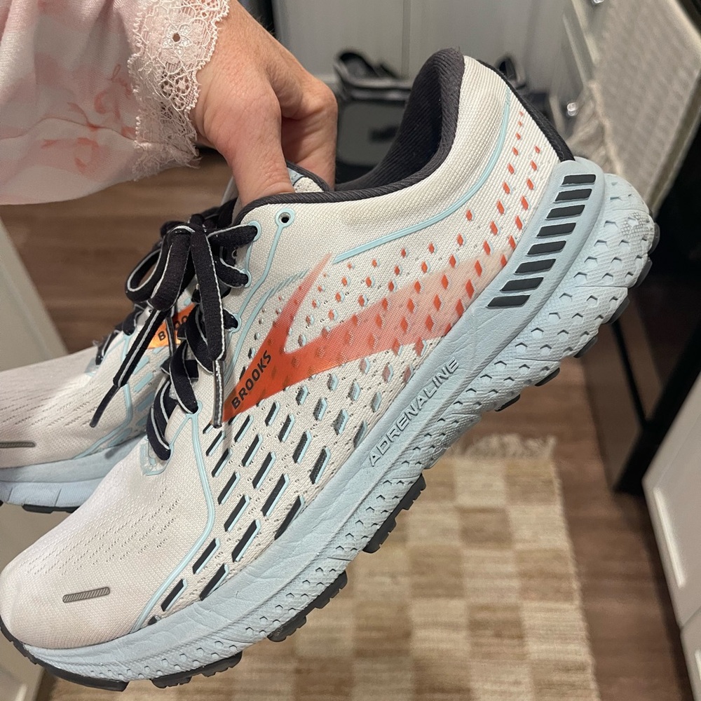 Brooks White and Orange Athletic Shoes with Breathable Design